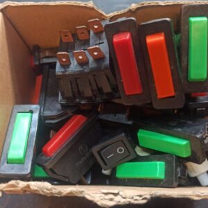 interruttore on\off 2 pin 2 attacchi Vintage Epoca in plastica colore Rosso o Verde